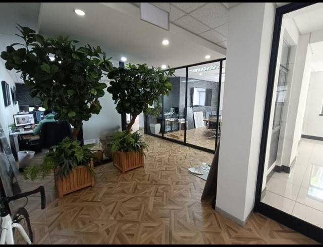 BUSINESS PROPERTY TO RENT IN BRYANSTON